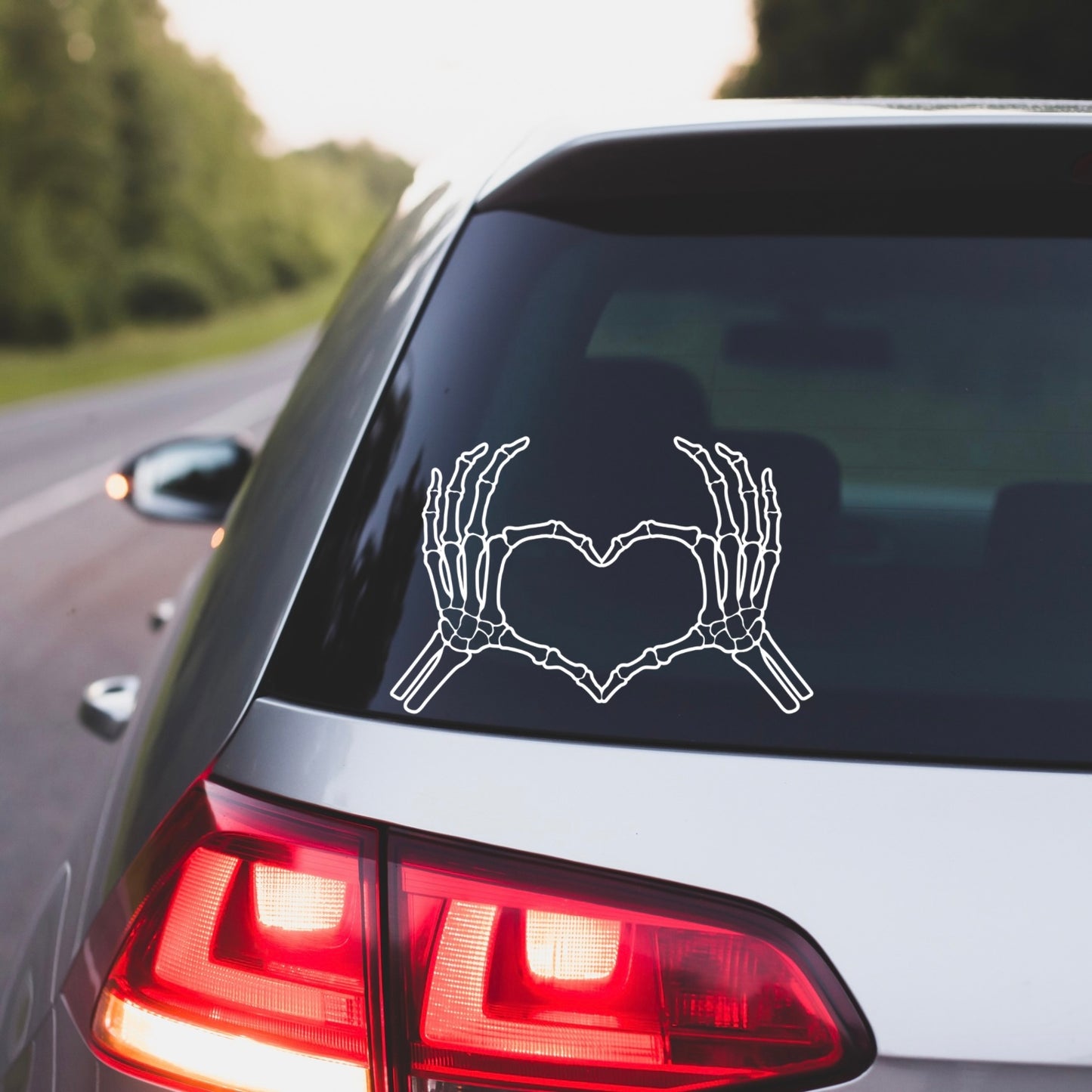 Skeleton heart hands